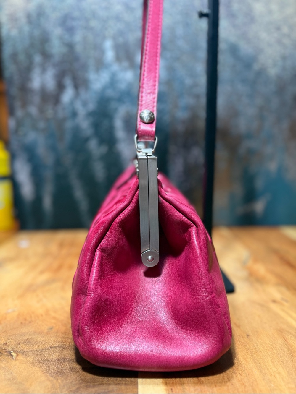 Patricia Nash Barbiecore 2010s Ferrara Pink Rose Tooled Leather Frame Satchel - Picture 11 of 16